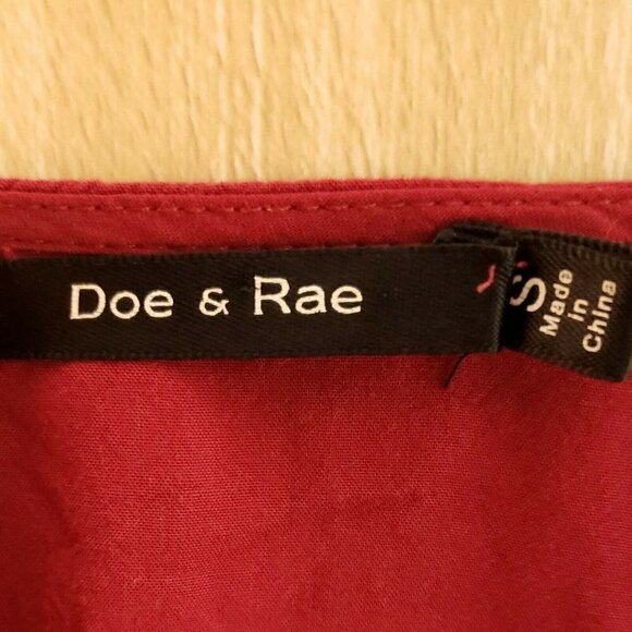 Doe & Rae Cropped Maroon Long Sleeve Blouse Small - Picture 4 of 6